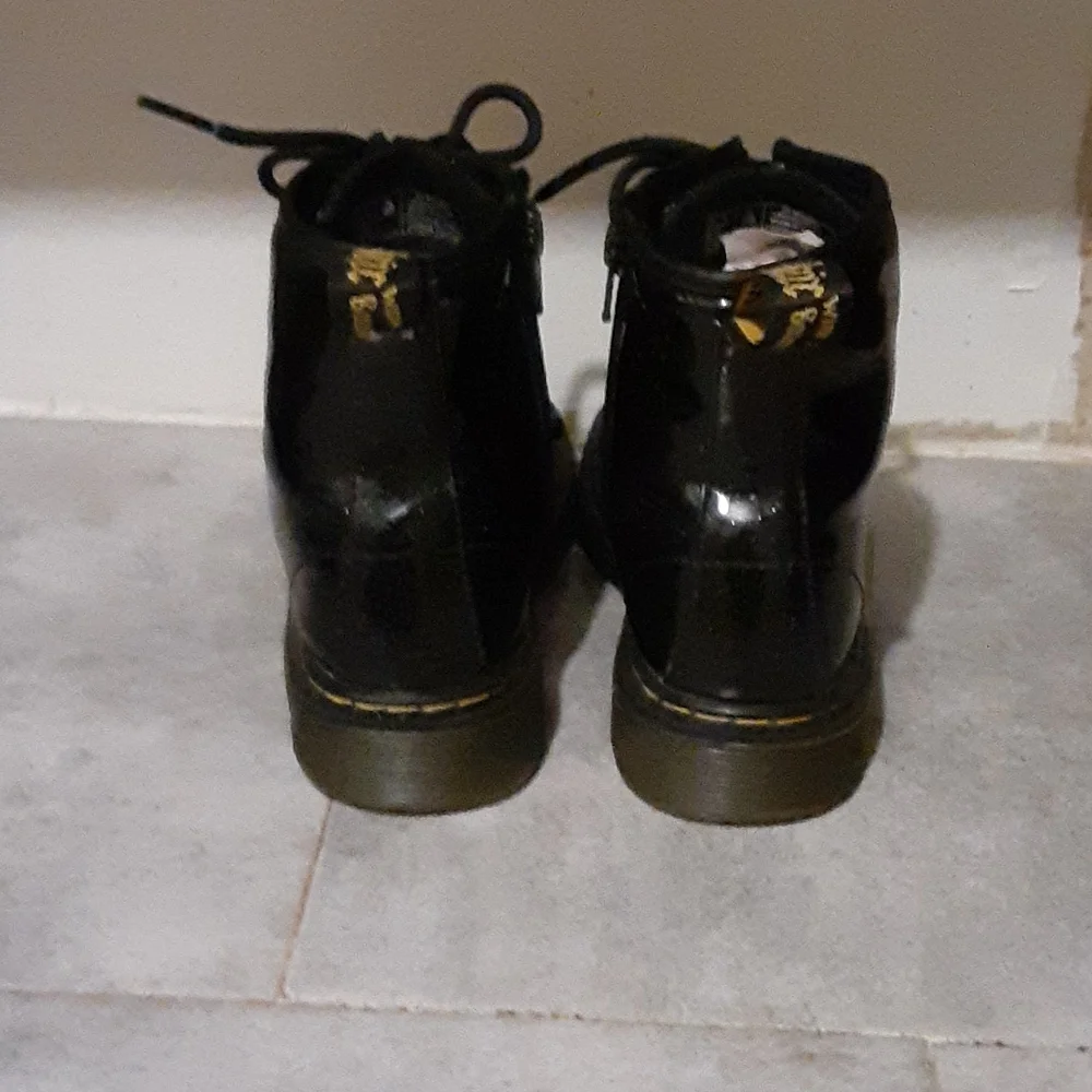 Dr  MARTENS  boots  size  2  nina - Picture 4 of 8